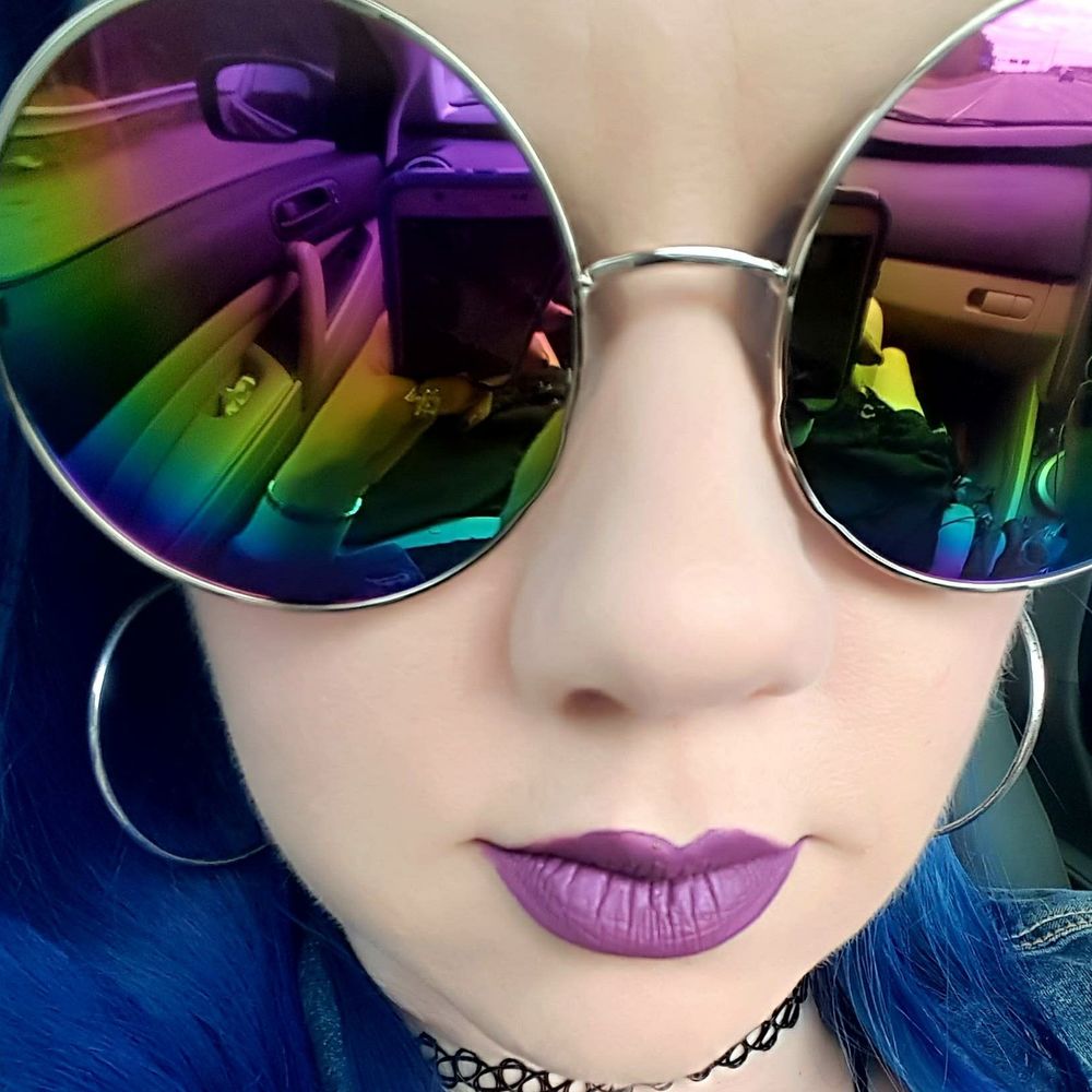 Meet your Posher, Holli